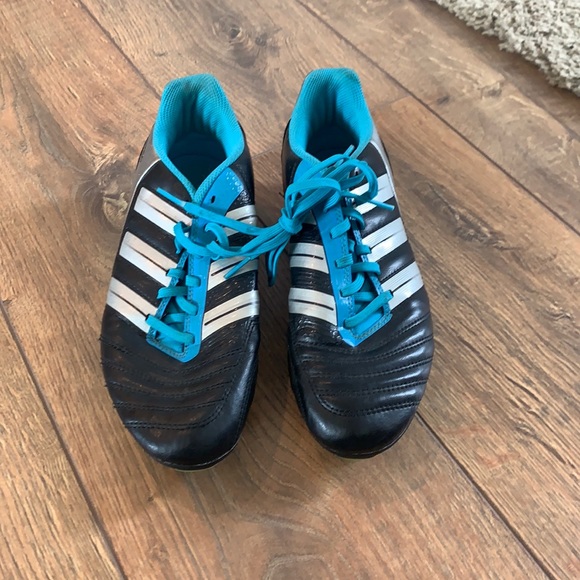 Cleats - Picture 1 of 3